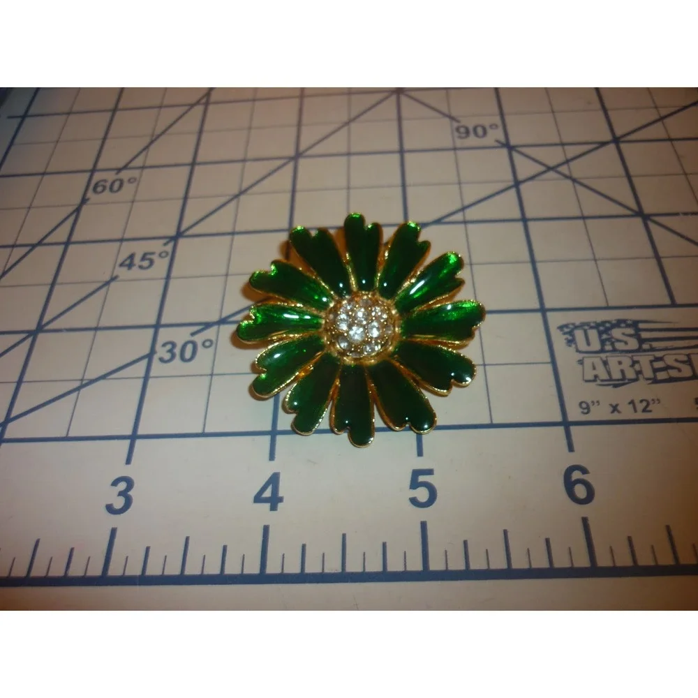 Vintage NOS Sue Ellen Made in England Green Enamel Rhinestone Daisy Brooch